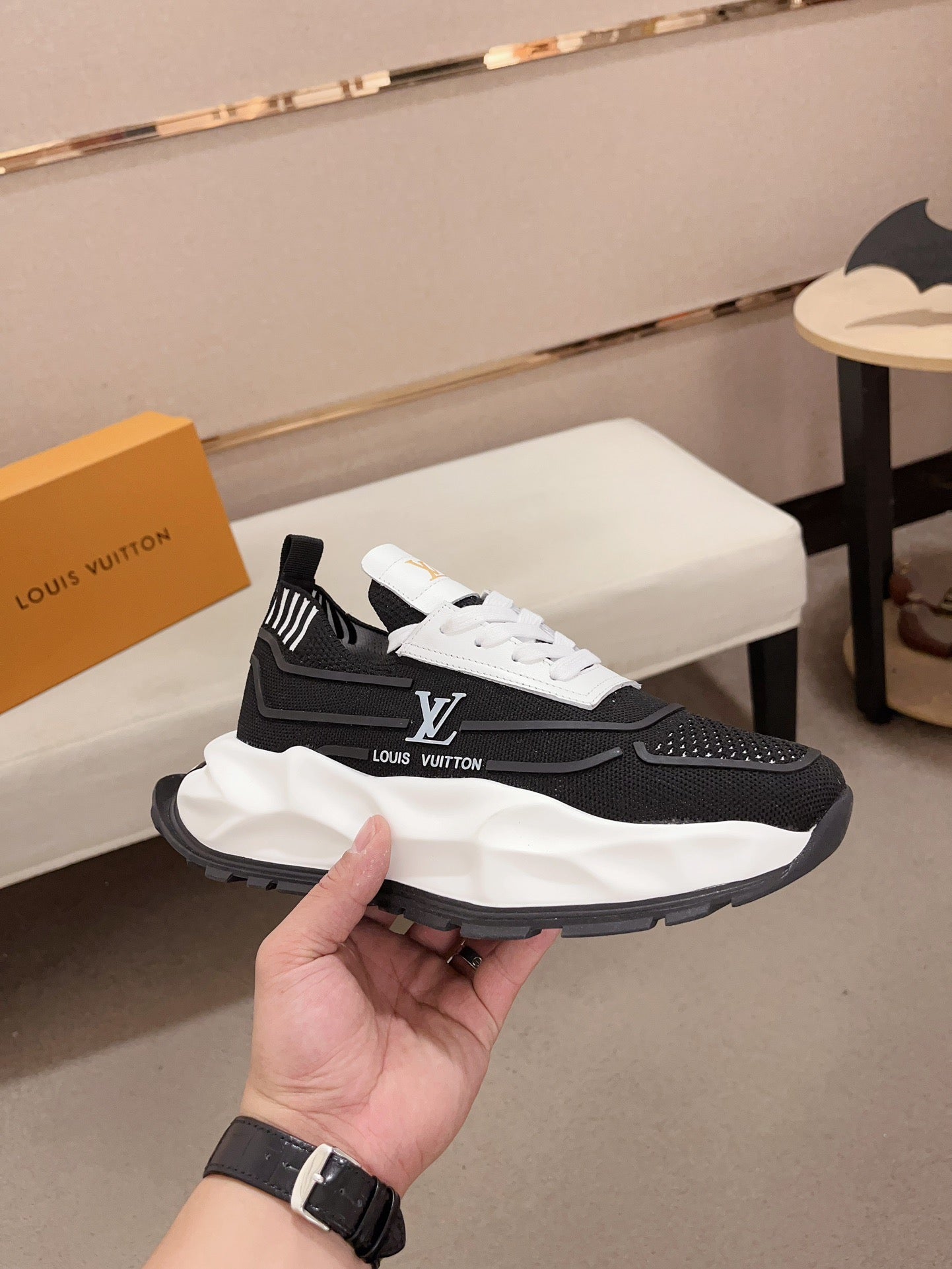 High-End Louis Vuitton-Inspired Sneakers - Premium Quality ReplicaDescription:Experience luxury and style with these Louis Vuitton-inspired sneakers, crafted with precision and care. Featuring 🇮🇹 imported cowhide leather and flyiLibre TiendaHigh-End Louis Vuitton-Inspired Sneakers - Premium Quality Replica