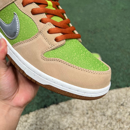 Bold Style Meets Ultimate ComfortInspired by unique culinary flair, the Nike Dunk SB Low "Dinner Plate" fuses creativity with classic streetwear style. Its vibrant color palette and detailed design Libre TiendaBold Style Meets Ultimate Comfort