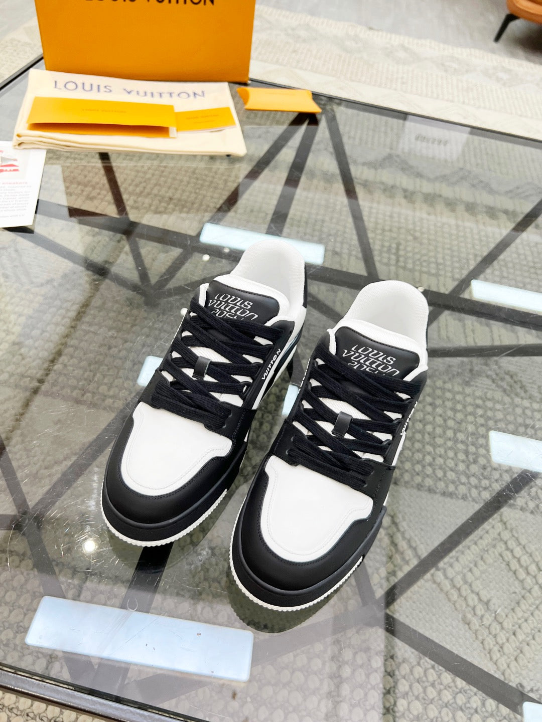 High-End Louis Vuitton-Inspired Sneakers - Premium Quality ReplicaDescription:Experience luxury and style with these Louis Vuitton-inspired sneakers, crafted with precision and care. Featuring 🇮🇹 imported cowhide leather and flyiLibre TiendaHigh-End Louis Vuitton-Inspired Sneakers - Premium Quality Replica